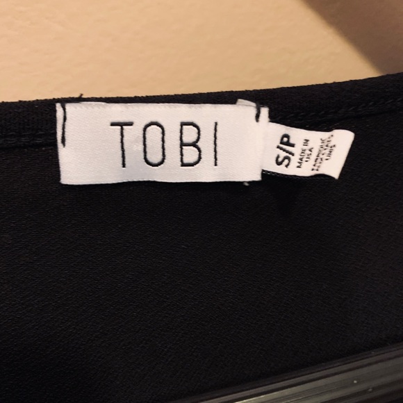 TOBI side cut out long sleeve top - Picture 3 of 4